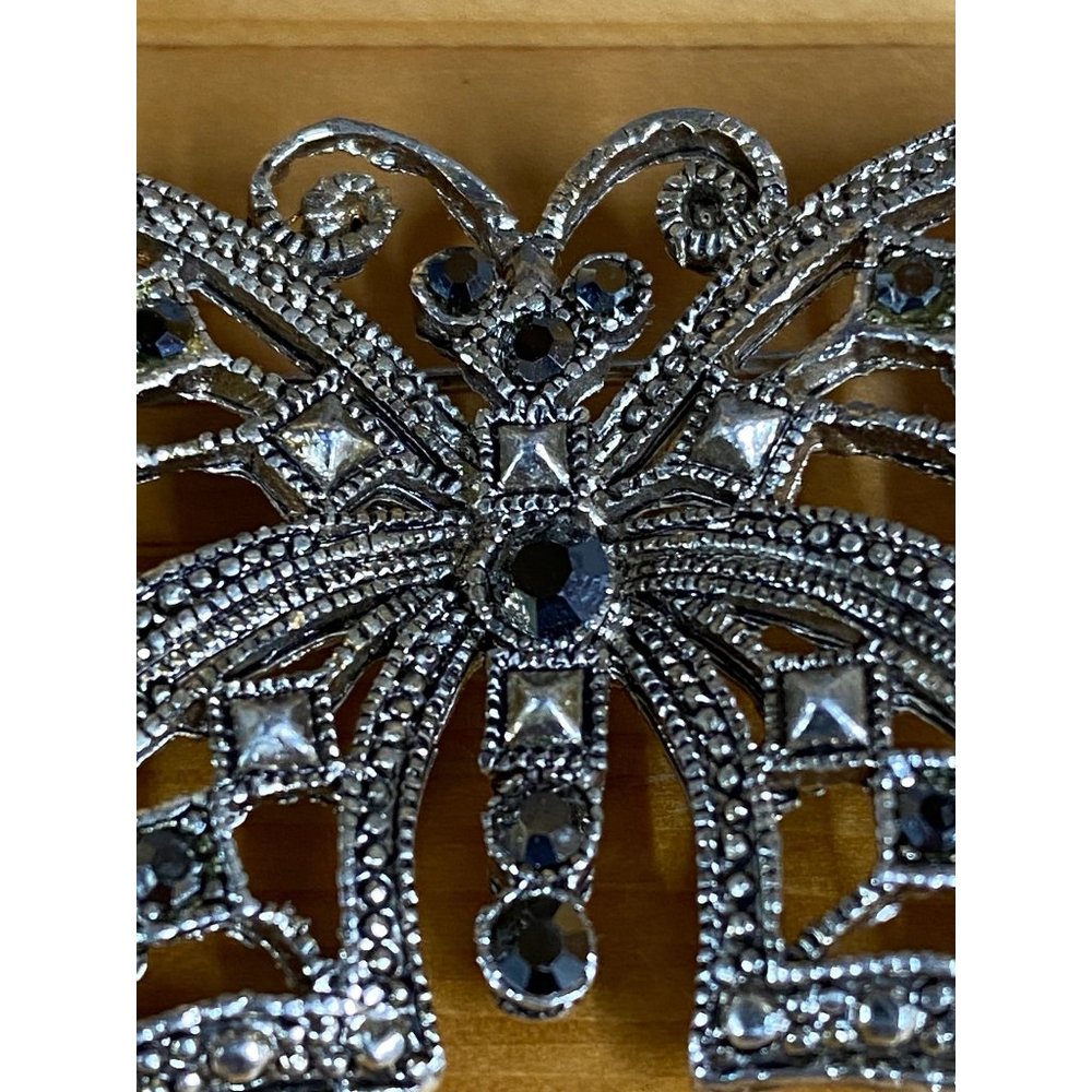 Filigree Butterfly Silver Color Pin Brooch Glass Crystal Rhinestone Accents - Picture 3 of 10